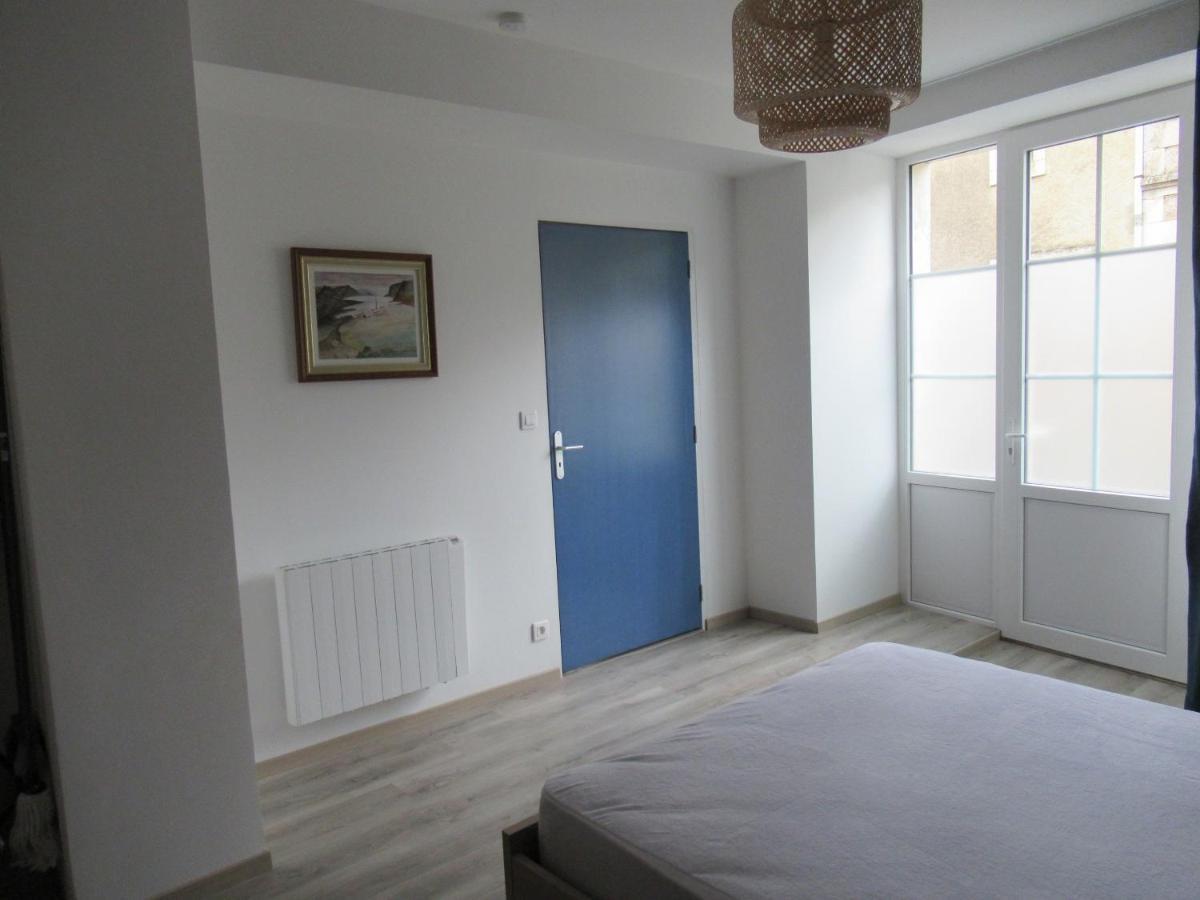 Le Gite Des Fresques Saint-Savin  Exterior photo